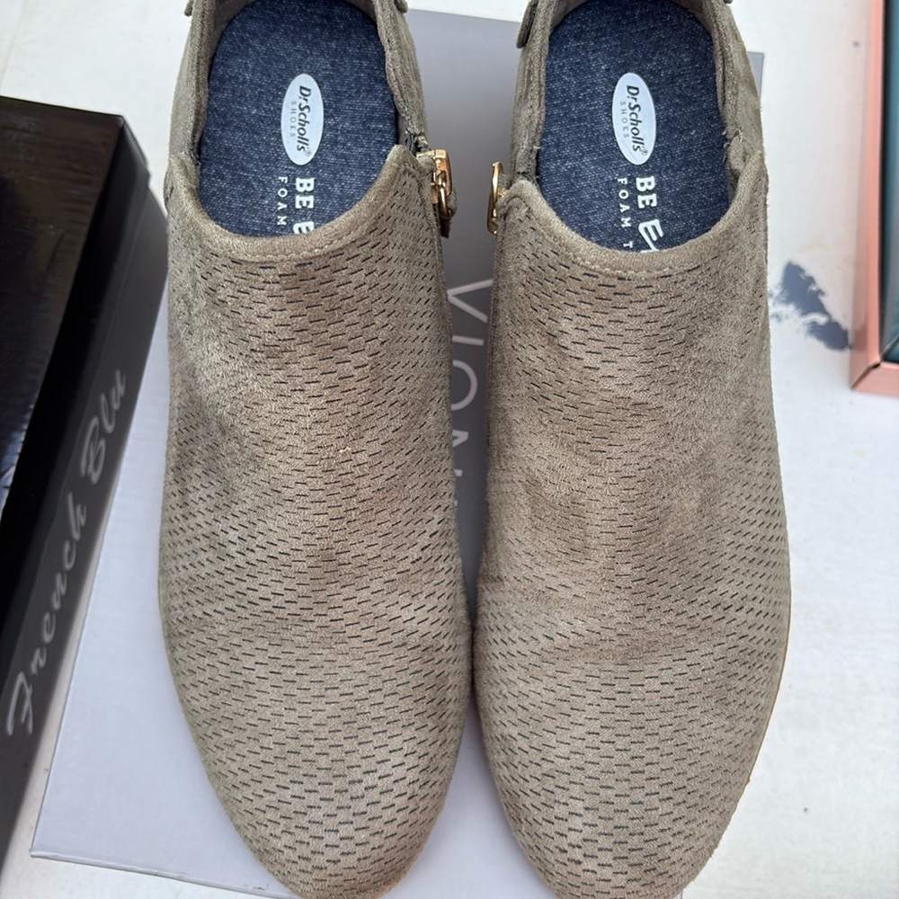 Dr Scholls Light green booties